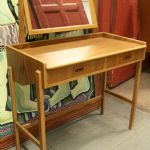 809 1097 DRESSING TABLE